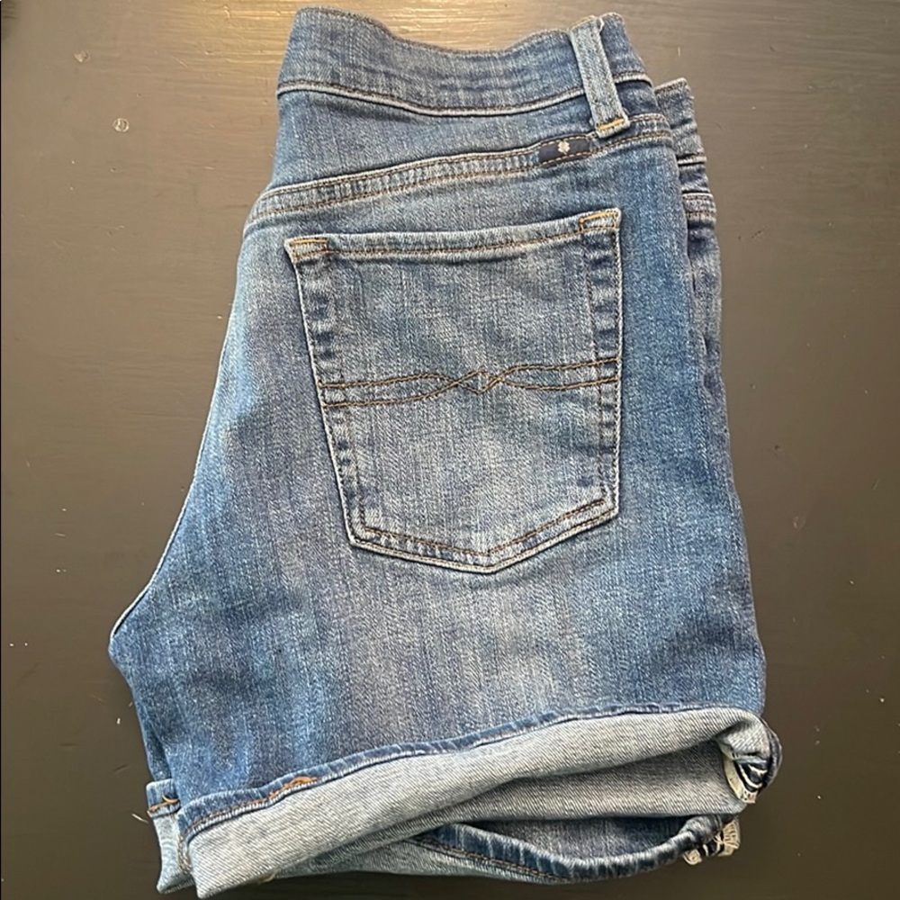 Lucky brand shorts - Picture 2 of 2